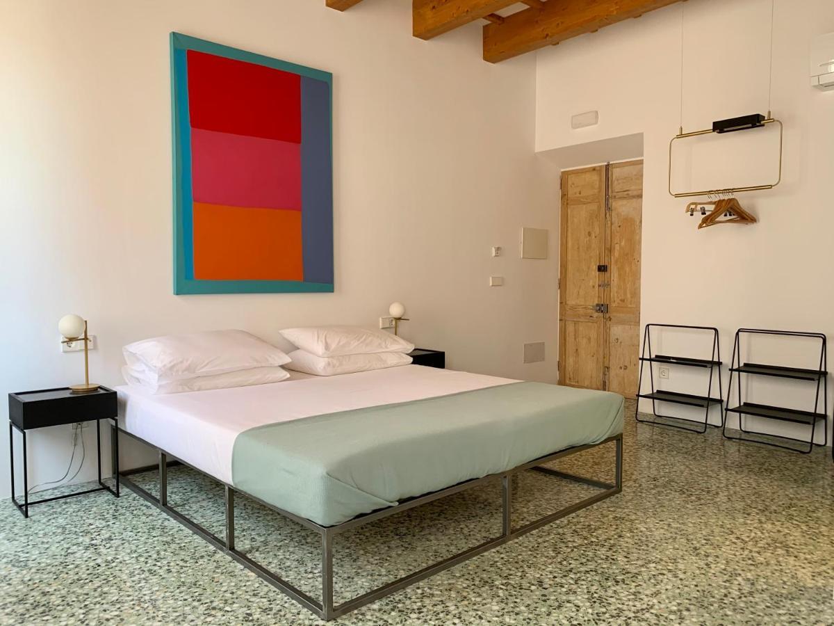 Fragile Hotel Ciutadella  Kültér fotó